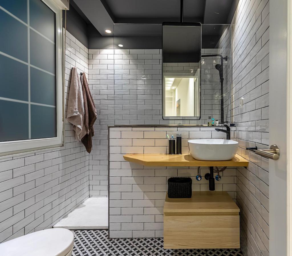 110 M2 Central Apartment In Abando Close To Guggenheim With Parking Bilbao Eksteriør bilde