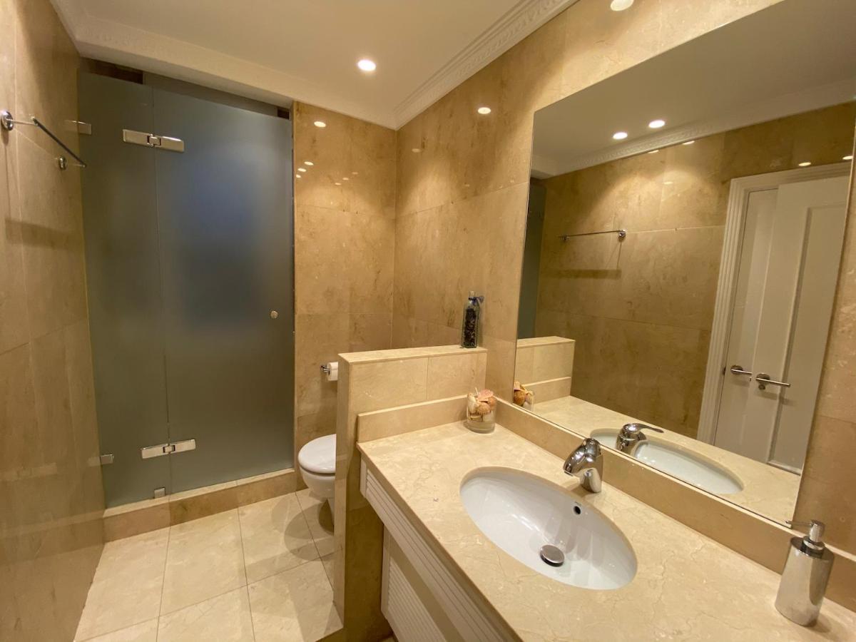 110 M2 Central Apartment In Abando Close To Guggenheim With Parking Bilbao Eksteriør bilde